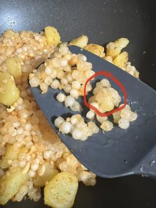 Raising sized clusters of moist cooked sabudana